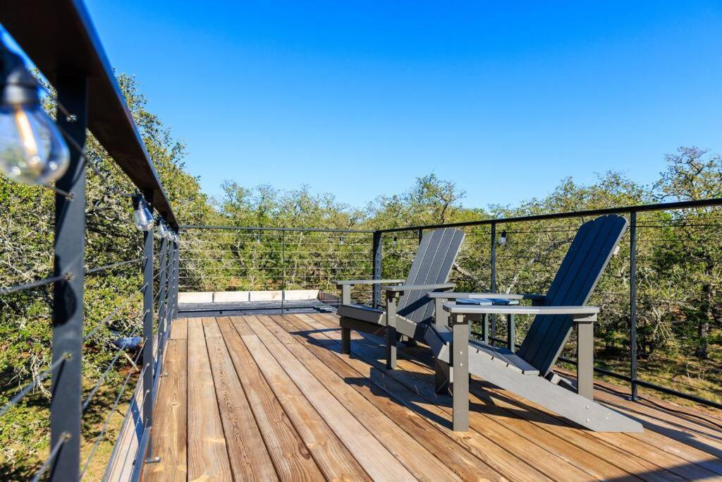New! The Texas Longhorn-Luxury Container Home Фредеріксбург Екстер'єр фото